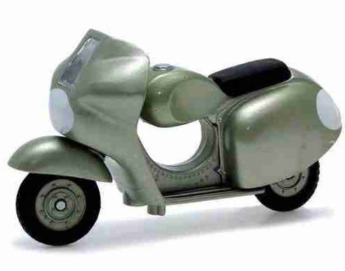 Vespa 150 Circuit 1950 1:18 Maisto Green Metal Miniature Collection Figure Art